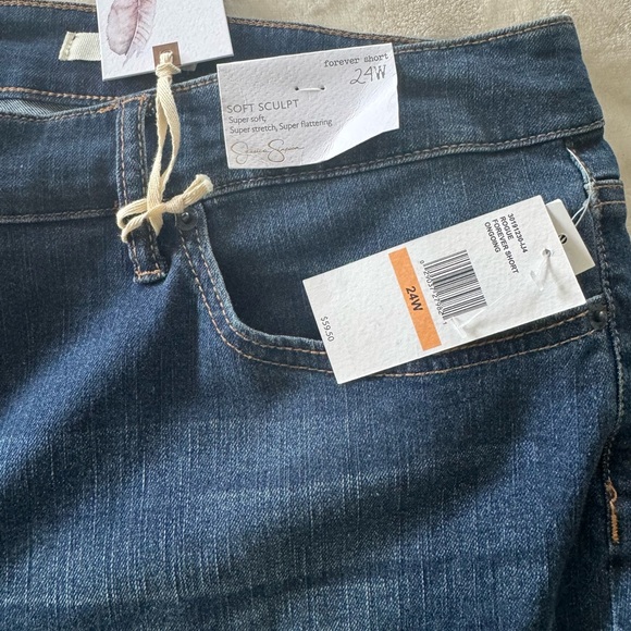 Jessica Simpson forever short - Picture 3 of 3